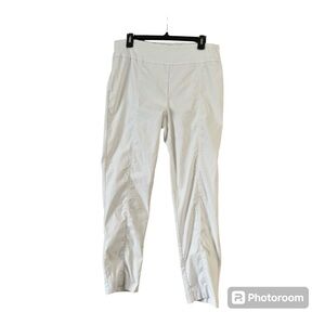 New Directions Women’s white stretch pull on pant. Size 16P